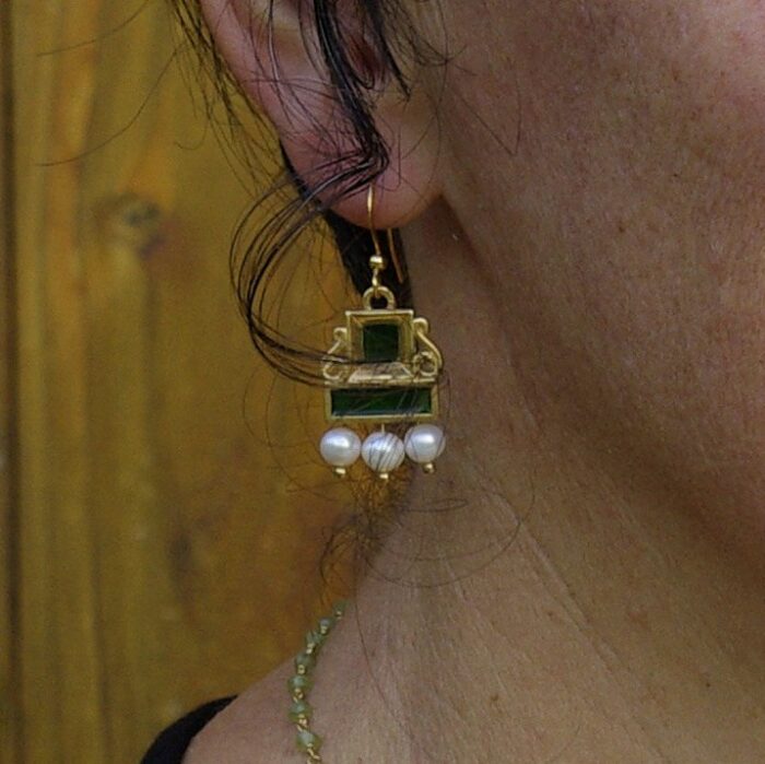 Boucles d'oreilles carré émaillé et perles